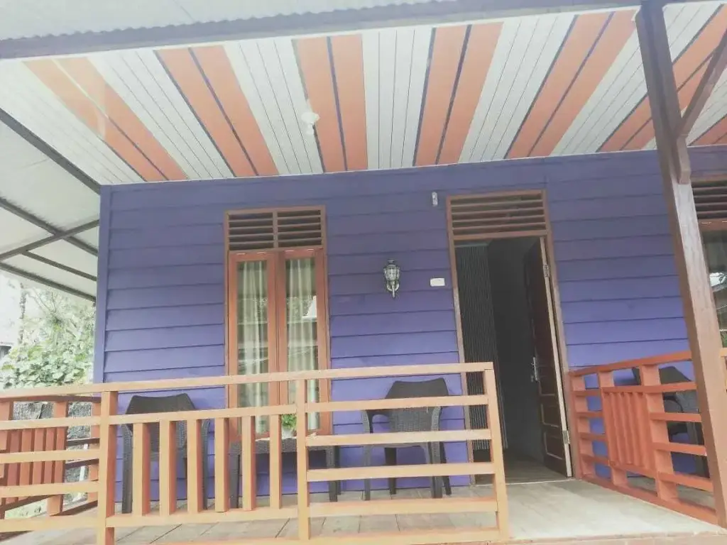 Матан Урунг: Pondok Oma Surf Simeulue