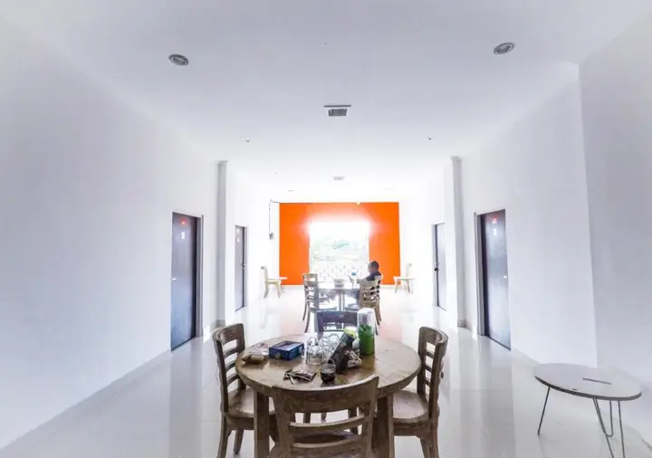 Сукавати: Florent Guest House