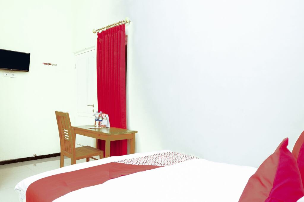 Маланг: OYO 314 Emas 23 Guest House Syariah