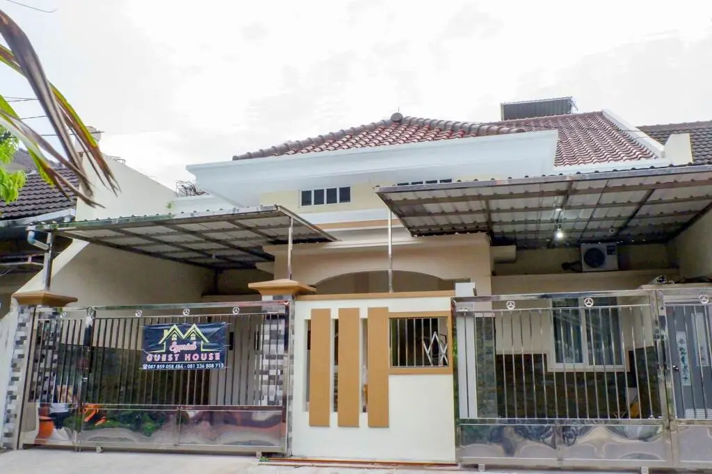 Маланг: OYO 314 Emas 23 Guest House Syariah
