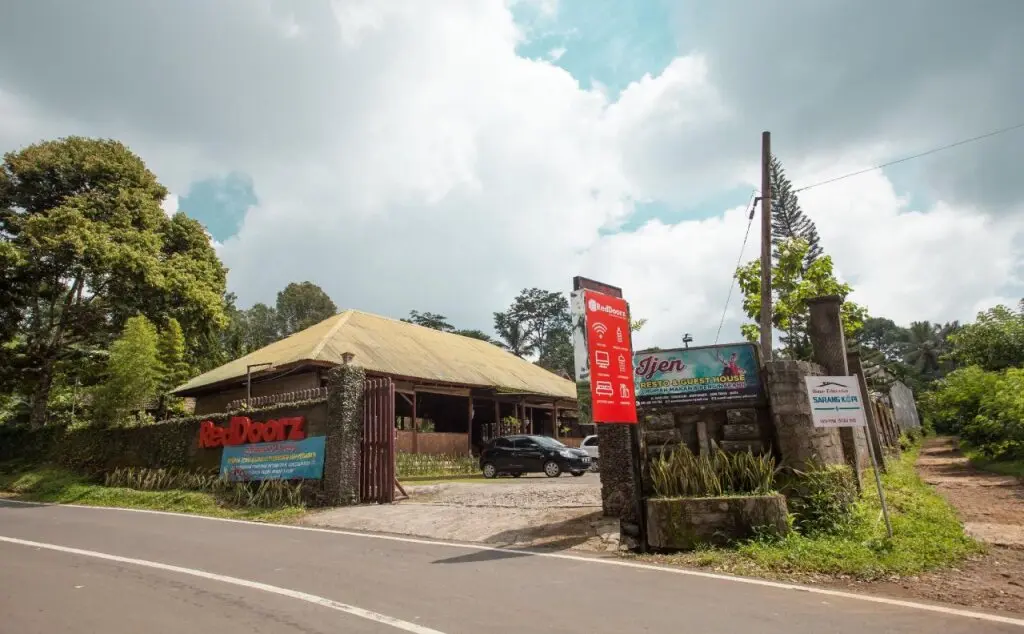Остров Менджанган: RedDoorz near Wisata Kawah Ijen