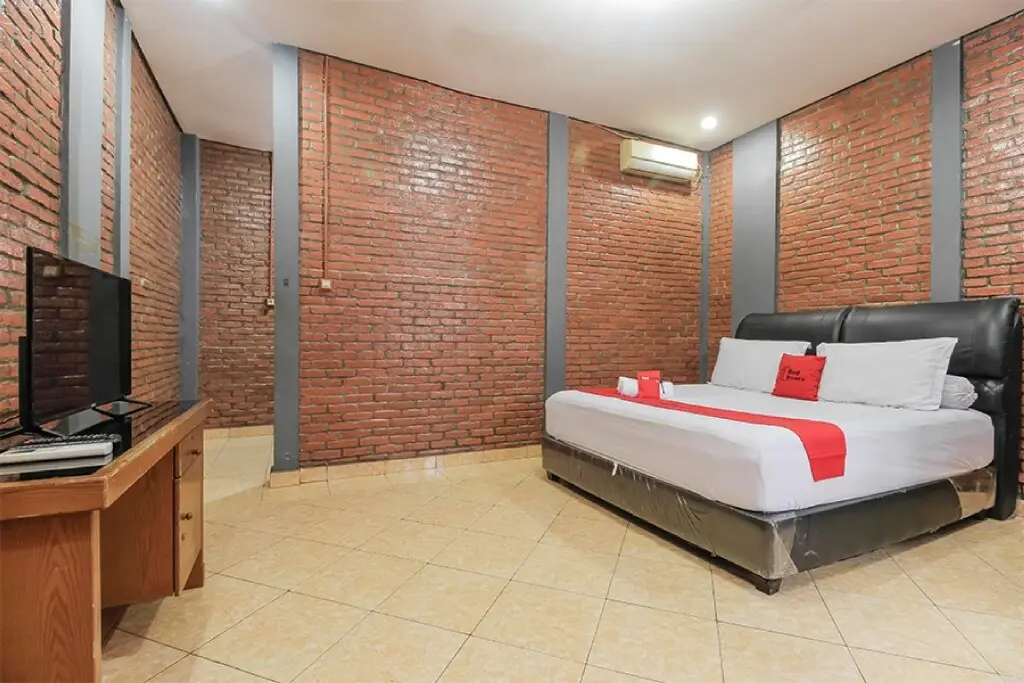 RedDoorz Plus @ Ampera Raya — фото 1