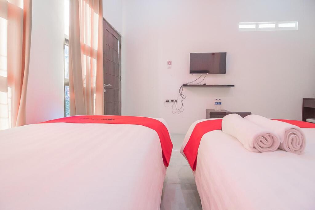 Сумеданг: RedDoorz near Jatinangor Town Square
