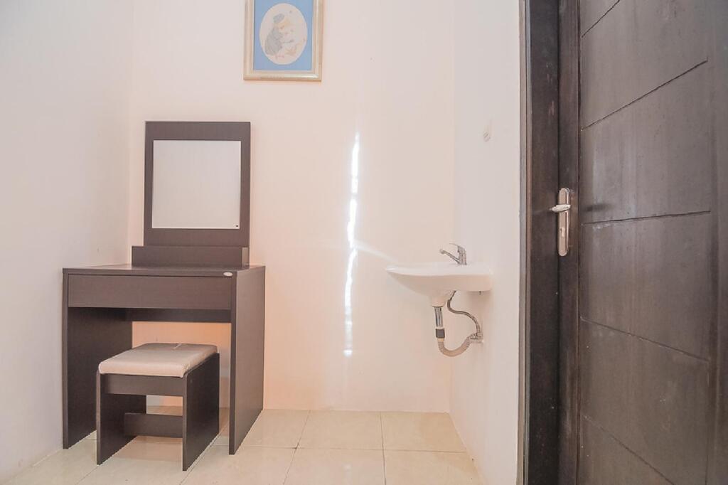 Сумеданг: RedDoorz near Jatinangor Town Square