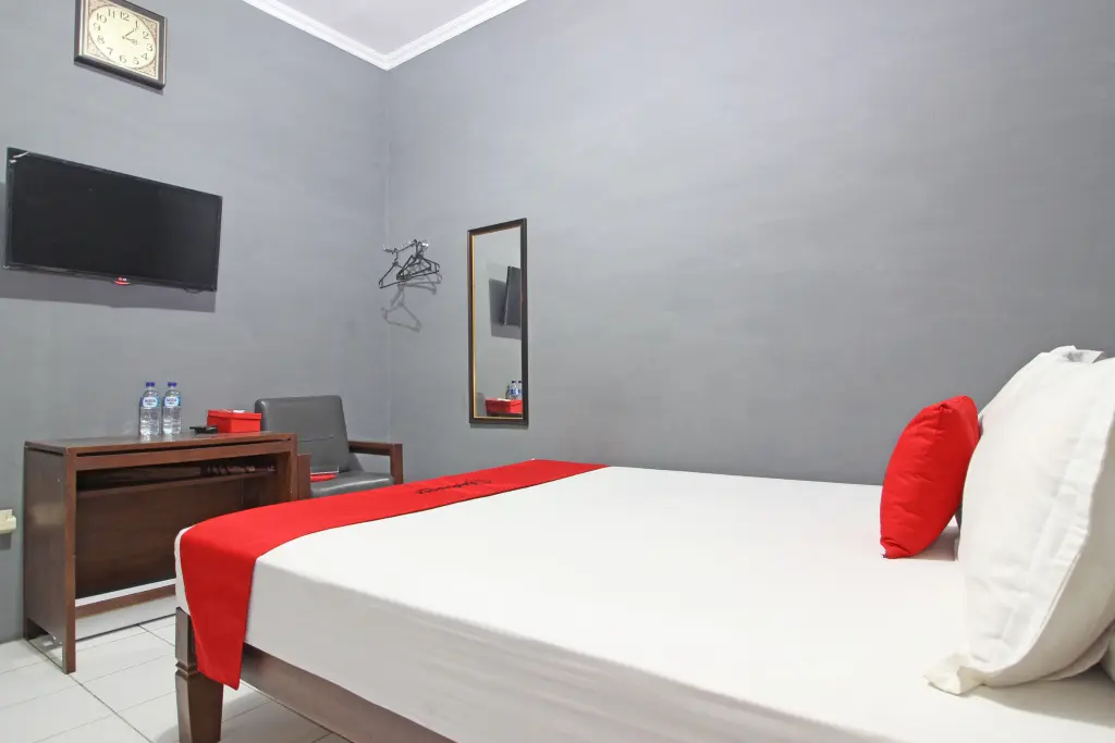 Депок: RedDoorz near Terminal Condong Catur