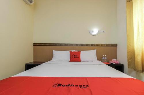 Палембанг: RedDoorz Plus near Palembang Trade Center 2