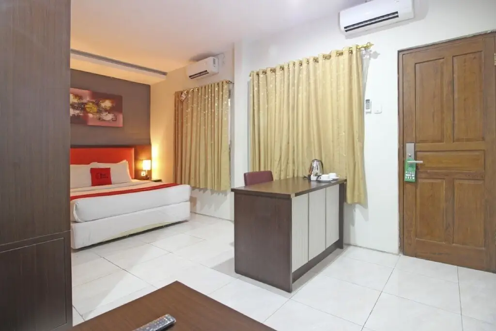 Суракарта: RedDoorz Plus near Keraton Solo