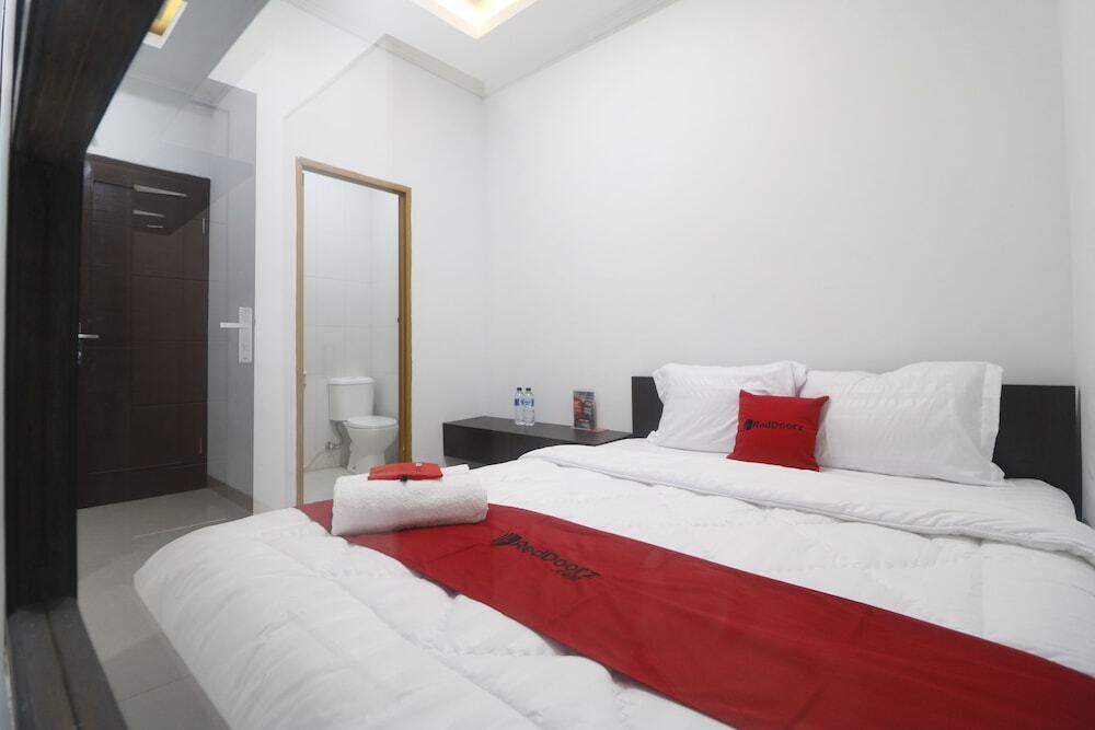 Депок: RedDoorz @ Limo Depok