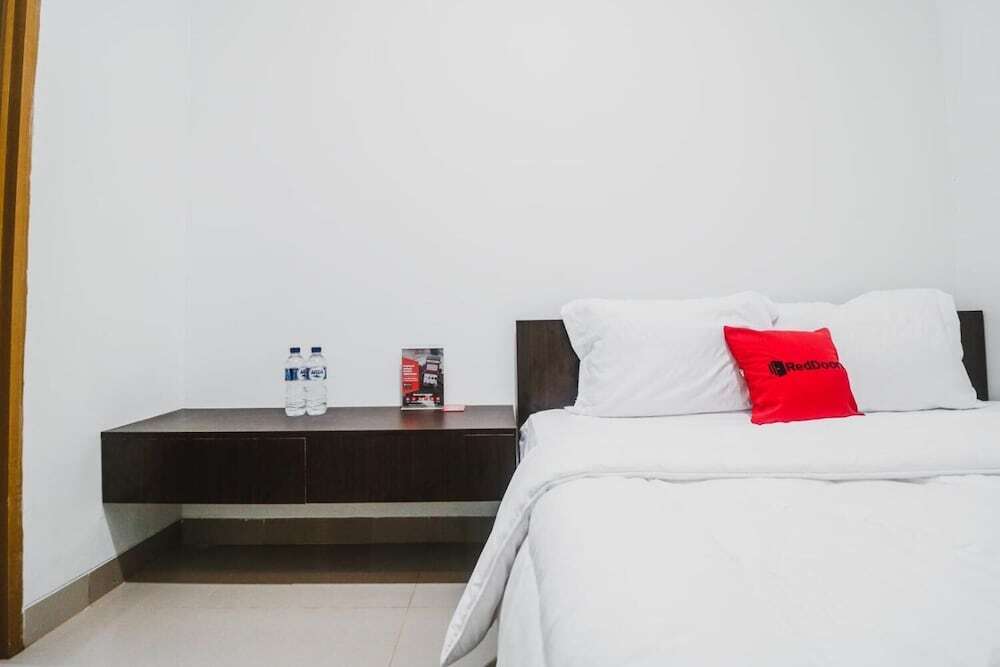 Депок: RedDoorz @ Limo Depok