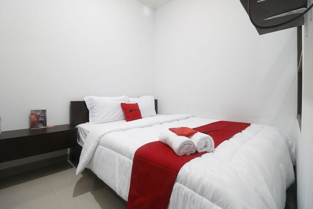 Депок: RedDoorz @ Limo Depok
