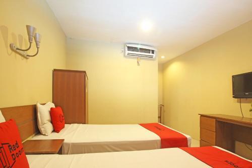 Суракарта: RedDoorz near Pusat Grosir Solo