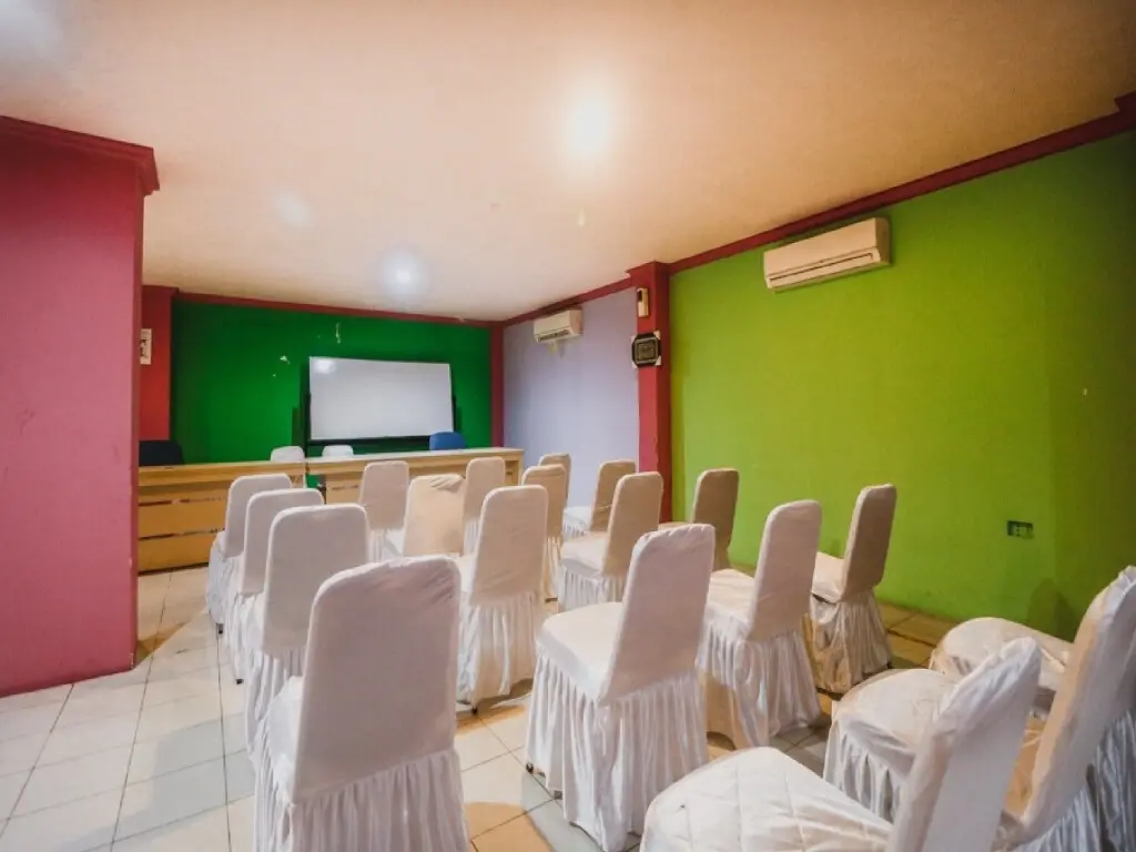 Джакарта: RedDoorz Plus near Senen 2