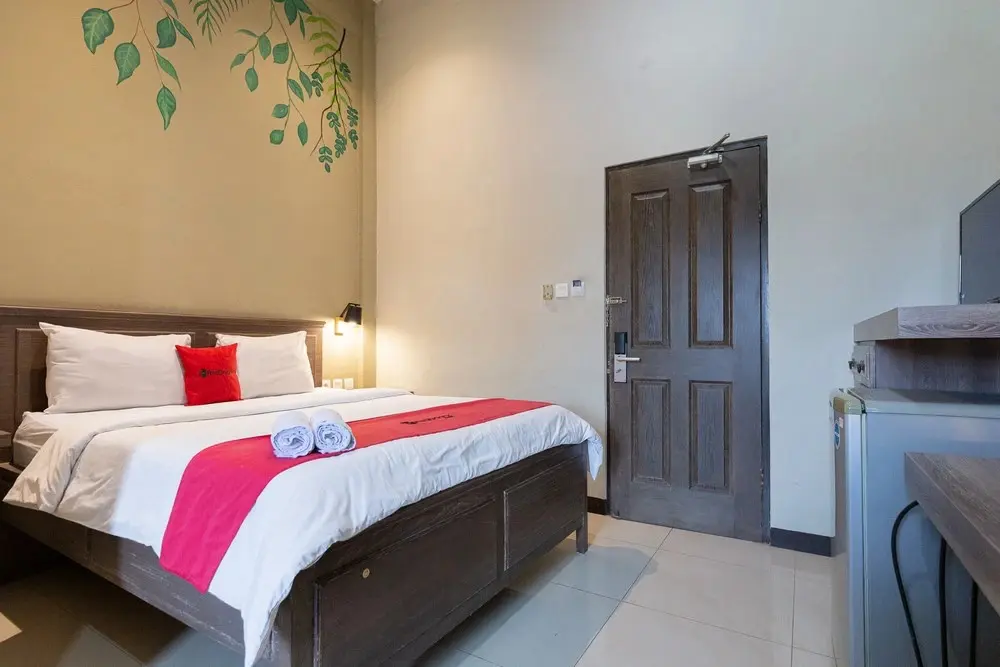 Джакарта: RedDoorz Plus near Mall Slipi Jaya