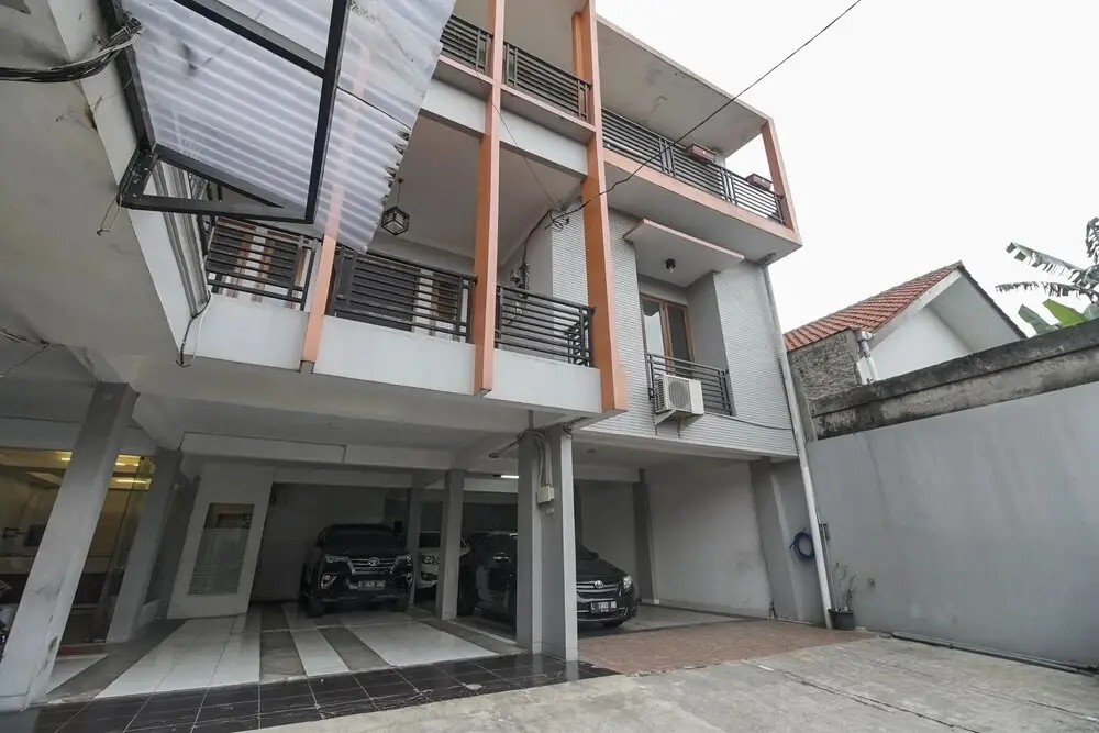 Джакарта: RedDoorz Plus near Dharmawangsa Square 2