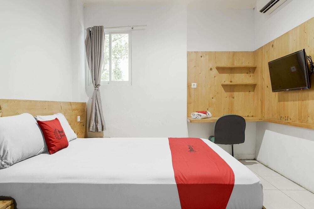 Джакарта: RedDoorz Plus near Dharmawangsa Square 2