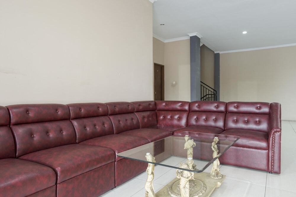 Джакарта: RedDoorz Plus near Dharmawangsa Square 2