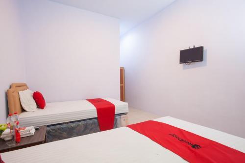 Баньюванги: RedDoorz near Stadion Diponegoro Banyuwangi