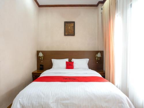 Сизаруа: RedDoorz @ Tugu Puncak Bogor