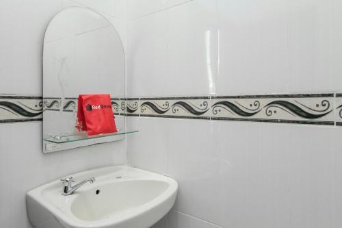 Палангкарая: RedDoorz Plus near Mega Town Square