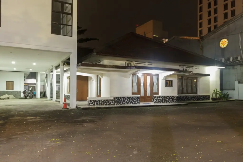 RedDoorz Plus near RS PMI Bogor — фото 1