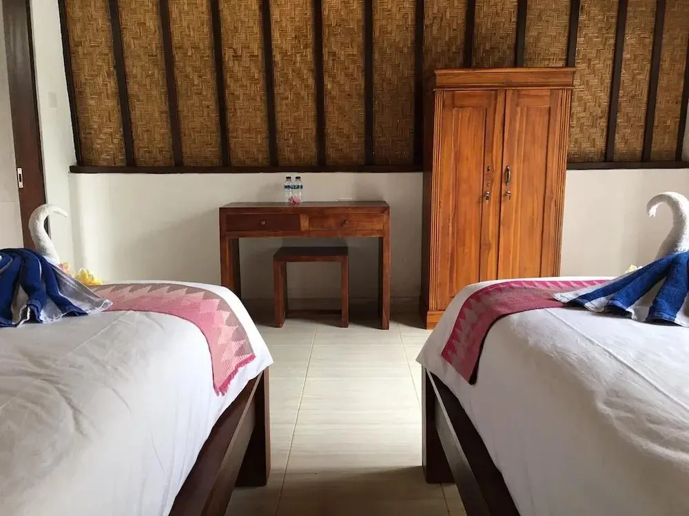 Пенида: Bale Lumbung Bungalows