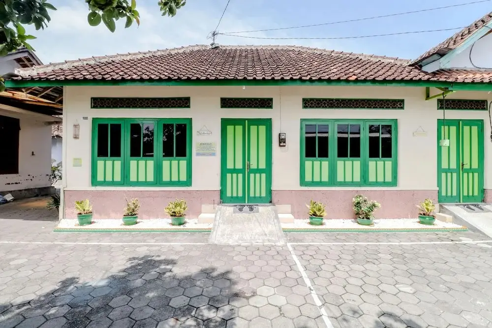 Бантул: Bahagia Sederhana Home Stay - Hostel