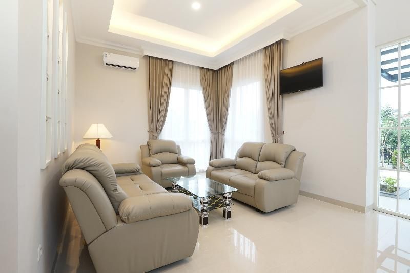 Пляж Plengkung Beach: OYO 477 Raka Residence Syariah, Purwoharjo-Banyuwangi