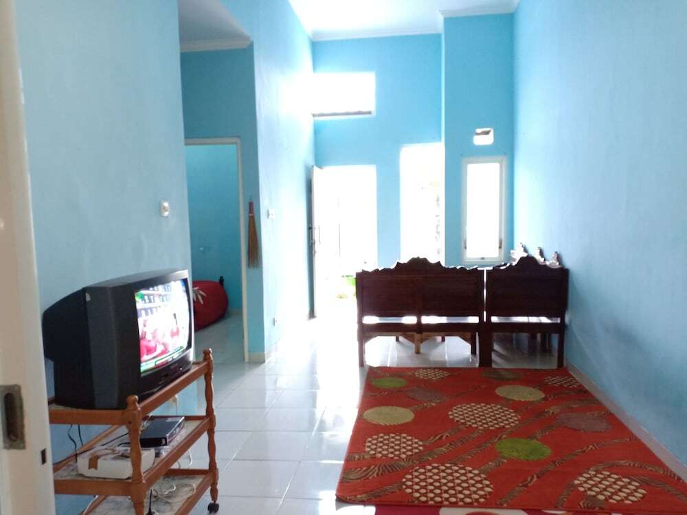 Бату: Homestay Omah Seledri Batu