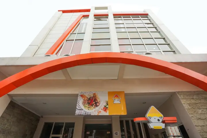Сурабая: OYO 450 Semampir Residence