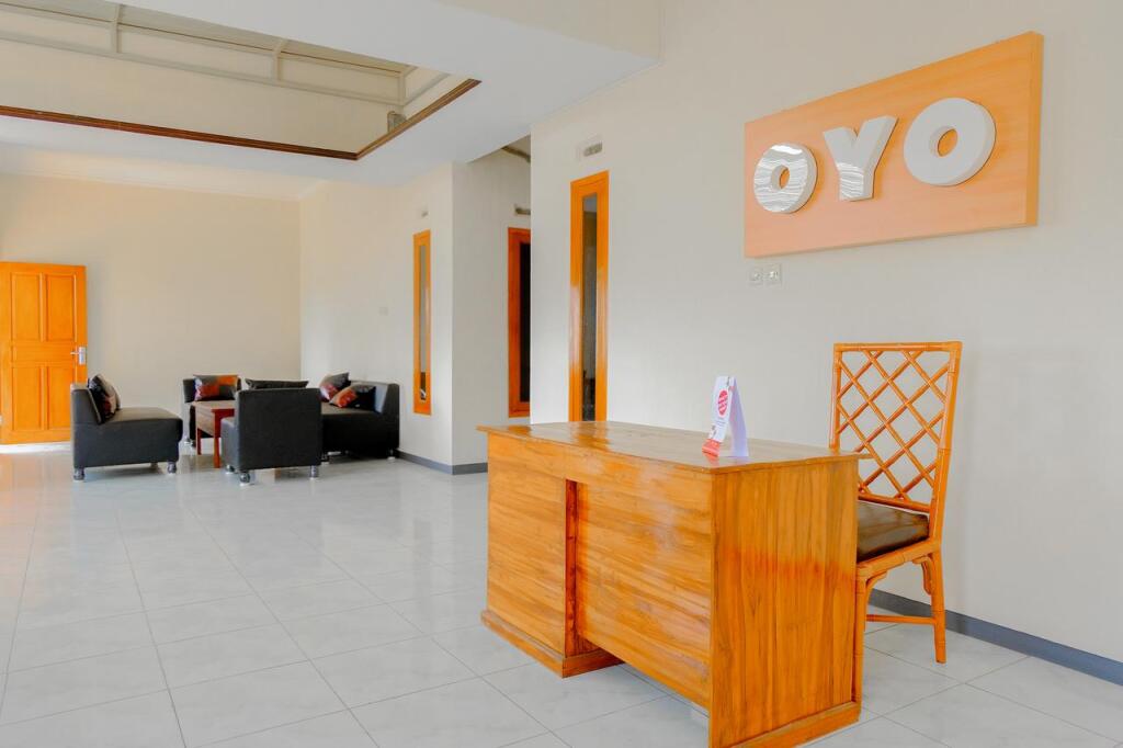 Бату: OYO 605 Queen Homestay