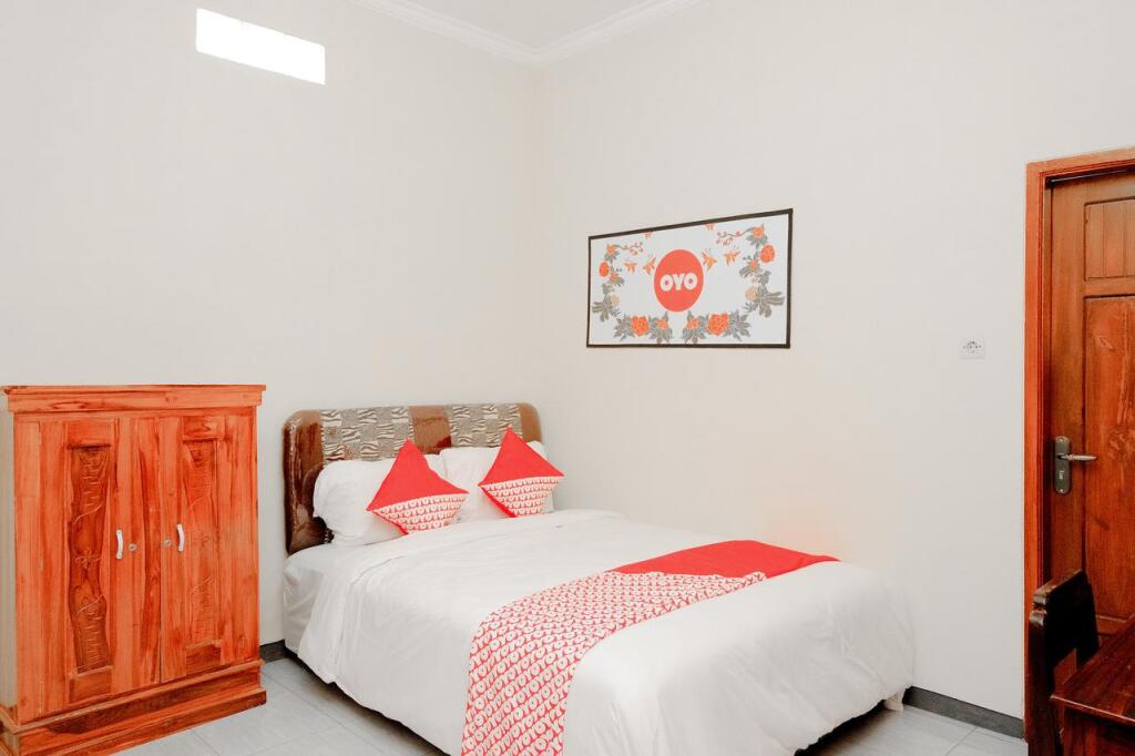 Бату: OYO 605 Queen Homestay
