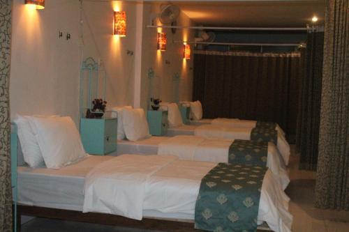 Матарам: Just-In Bed and Breakfast