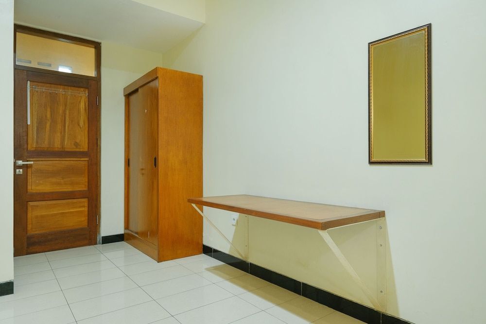 Депок: OYO 462 Nugraha Residence