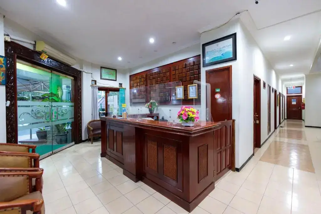 Сурабая: Hotel Pasah Asi by MyHome Hospitality