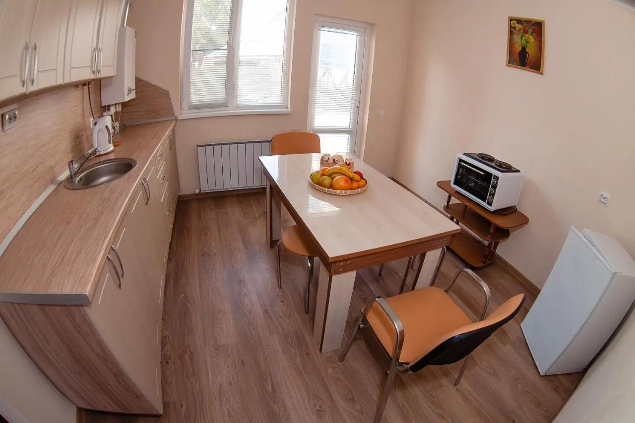 Витязево: Guest House Family Comfort