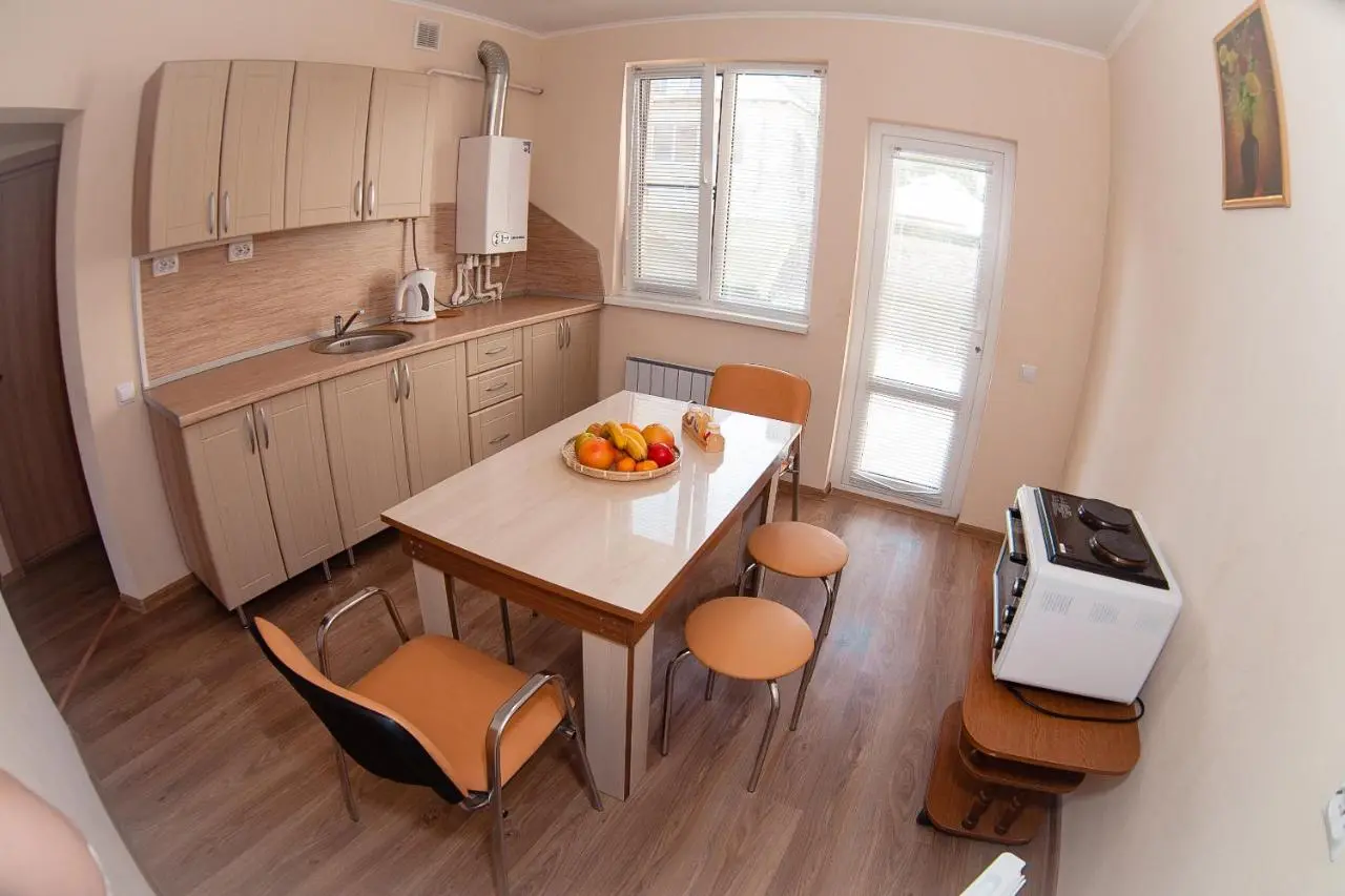 Витязево: Guest House Family Comfort
