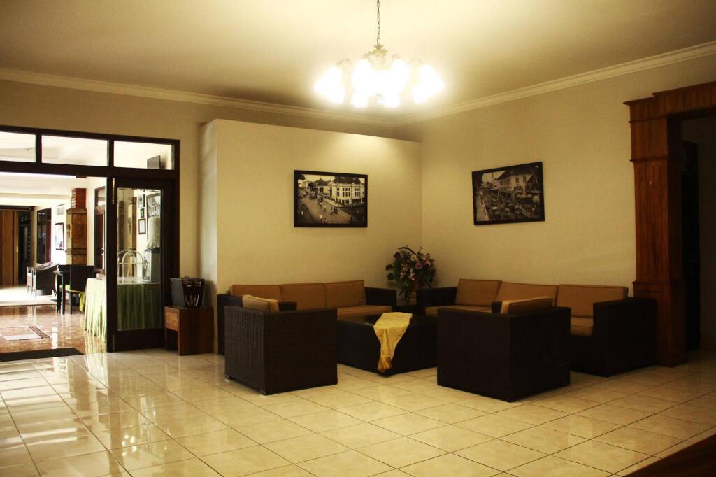 Бандунг: ZEN Rooms Sukajadi Sindang Sirna
