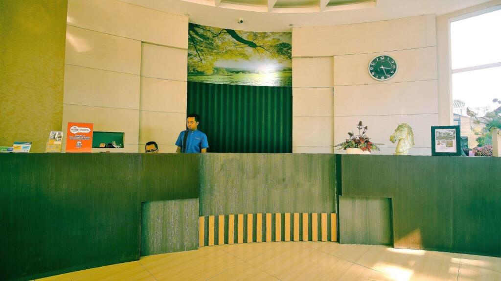 Бандунг: ZEN Rooms Near PVJ