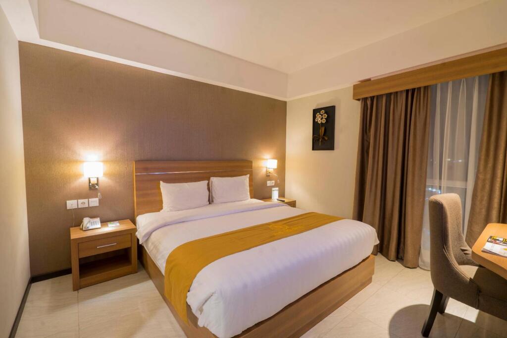 Ватампоне: Novena Hotel by Azana