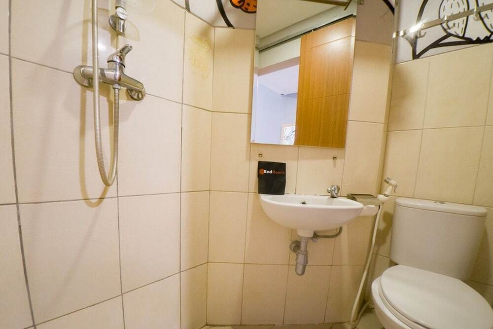 Сурабая: RedDoorz Apartment near Golden City Mall
