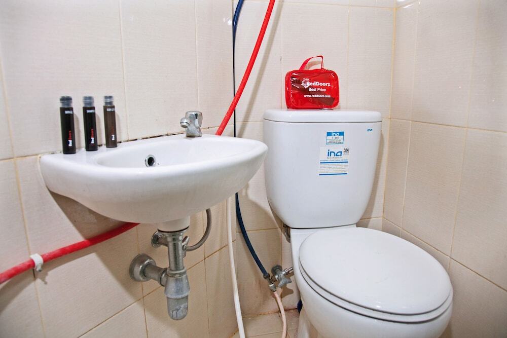 Сурабая: RedDoorz Apartment near Golden City Mall