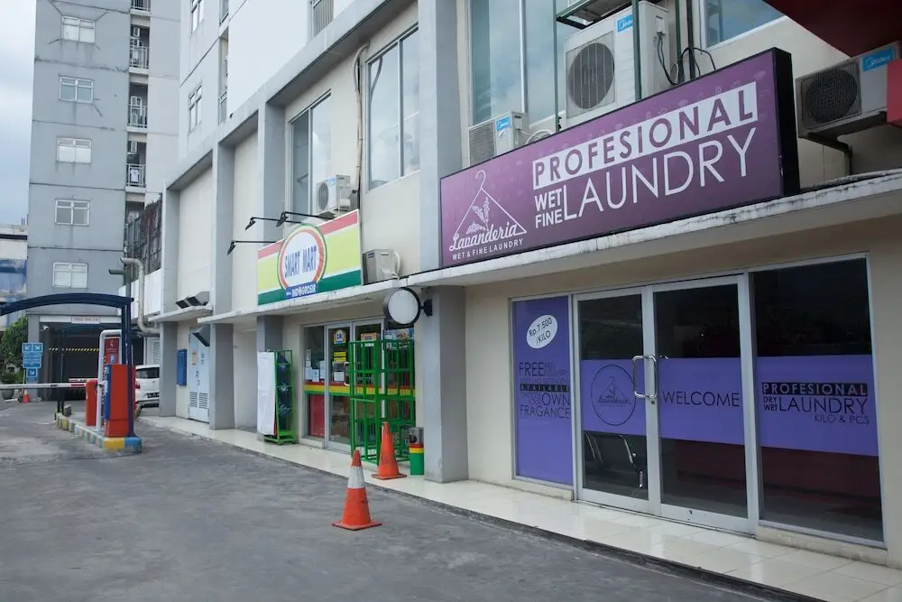 Сурабая: RedDoorz Apartment @ Manyar Street