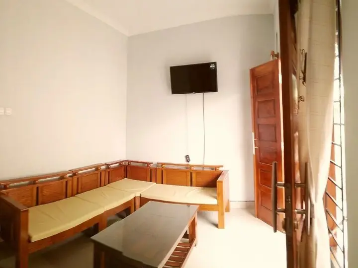 Бангунтапан: Adikarta Guesthouse Janti