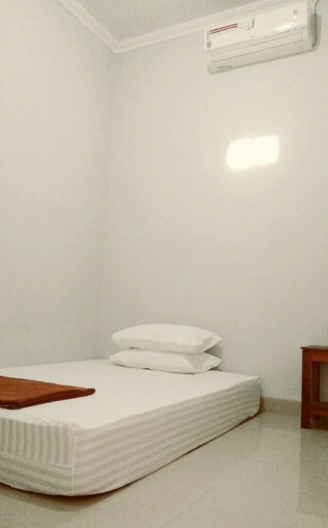 Бангунтапан: Adikarta Guesthouse Janti