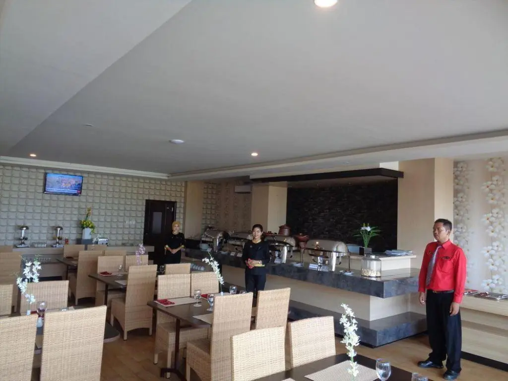 Слави: Grand Dian Hotel Slawi
