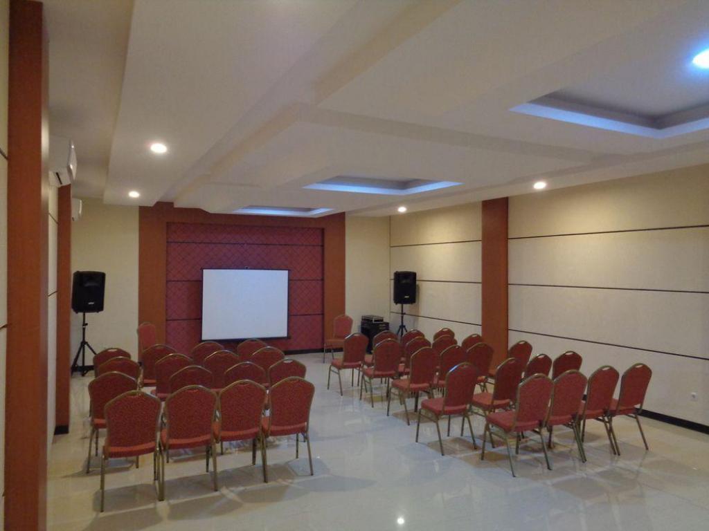 Слави: Grand Dian Hotel Slawi