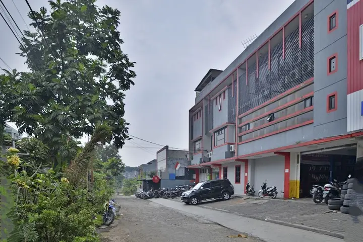 Бандунг: ZEN Rooms Sukasari Gegerkalong