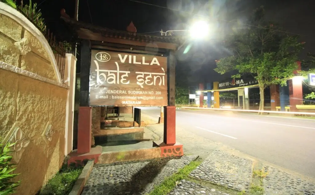 Матарам: Bale Villa