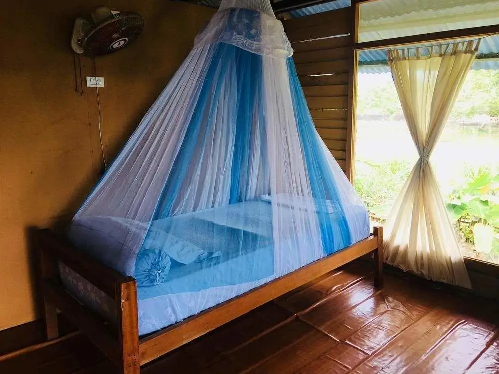 Матан Урунг: Simeulue Nanik Surfcamp