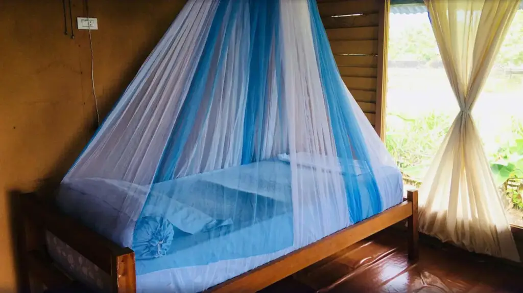 Матан Урунг: Simeulue Nanik Surfcamp